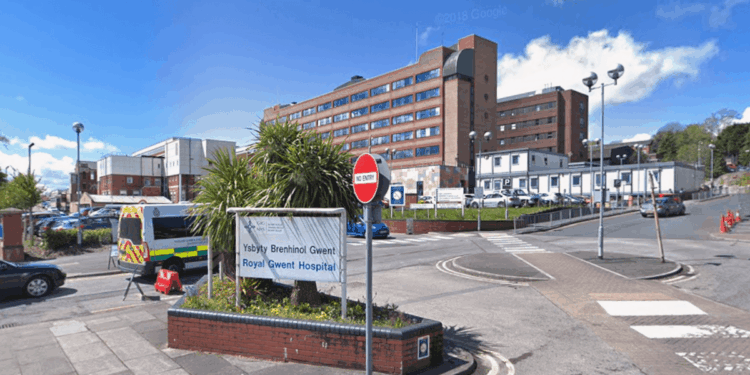 Teen among patients at risk of HIV and Hepatitis after NHS hospital fitted braces with unsterilised equipment