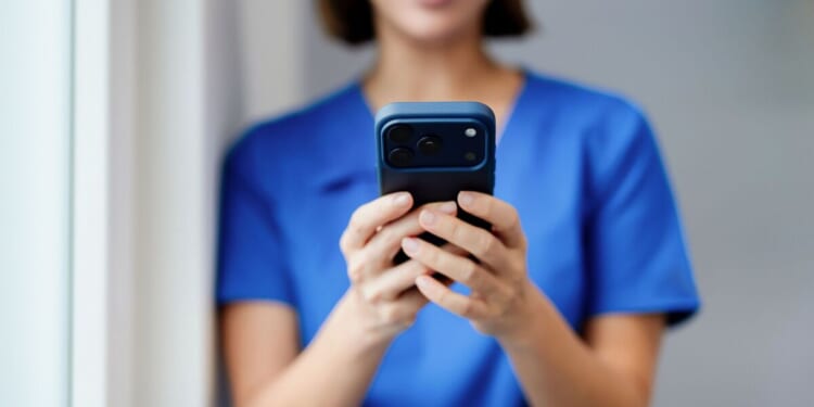 Meningitis scam alert as Brits receive fake NHS texts amid outbreak