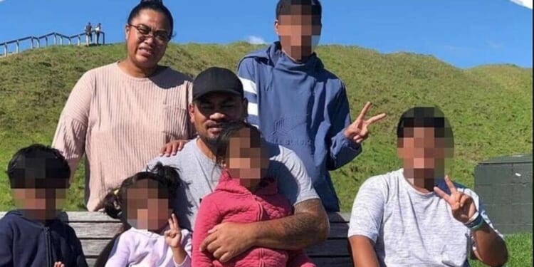 Jealous dad murders wife in front of children weeks after starting new life | World | News