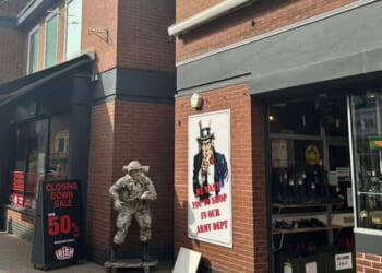 UK fashion shop which dressed Teddy Boys and Mods closes – 115 years | UK | News