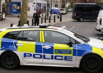Police launch manhunt for gunman after man shot dead