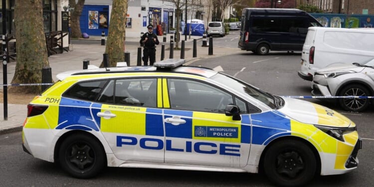 Police launch manhunt for gunman after man shot dead