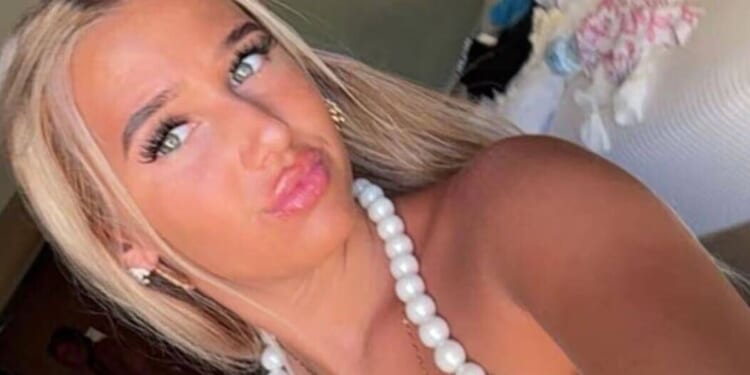 Desperate 10-minute battle to save teenager stabbed in Leeds street | UK | News