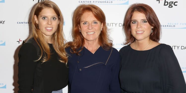 Beatrice, Eugenie and Fergie were so close they had nickname but are now 'cast adrift' | Royal | News