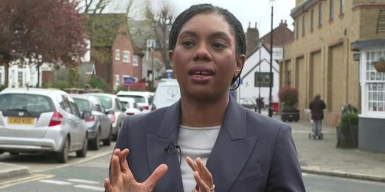 Kemi Badenoch urges Keir Starmer to ban doctors strikes