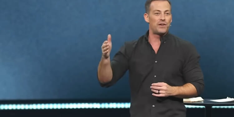 52 unmarried, cohabitating couples participate in joint wedding ceremony at Lakepointe Church