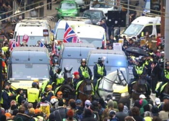 Bristol Patriots protest LIVE: Police form human wall | UK | News