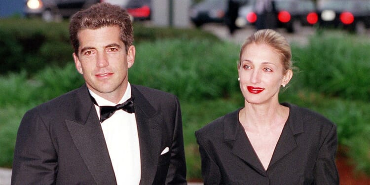 Carolyn Bessette Kennedy Re-Emerges as Conservative Style Icon