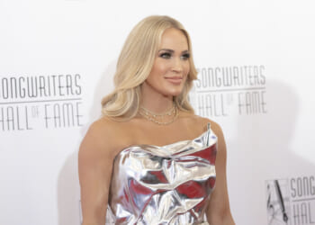 Carrie Underwood faces boos, jeers from 'American Idol' fans: 'Boo me. I don't care.'