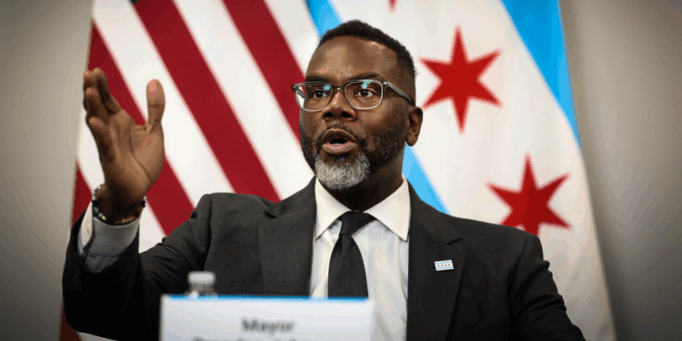 Chicago mayor vetoes measure to freeze minimum wage hikes for tipped workers