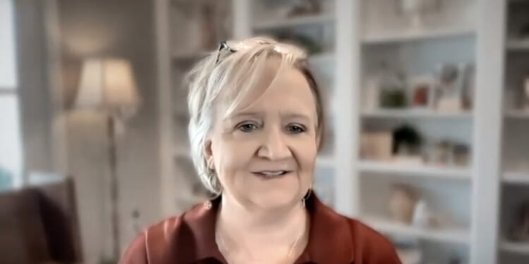 Chonda Pierce shares how faith healed her from father wounds