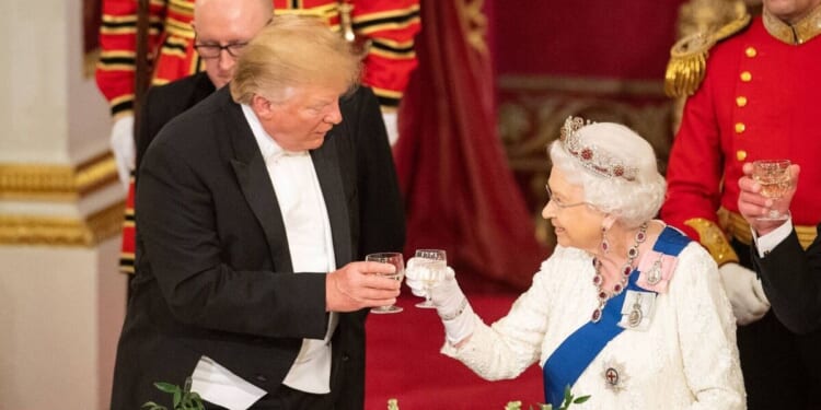 Donald Trump's 'genius' four-word Queen Elizabeth II verdict | Royal | News