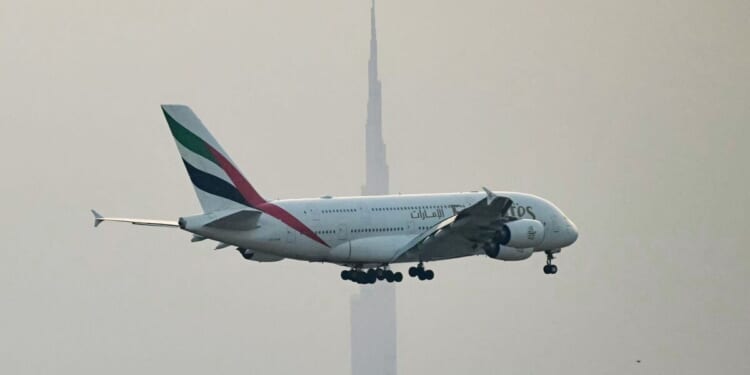 Dubai flights LIVE: Emirates latest as Foreign Office issues Abu Dhabi, UAE warning | World | News