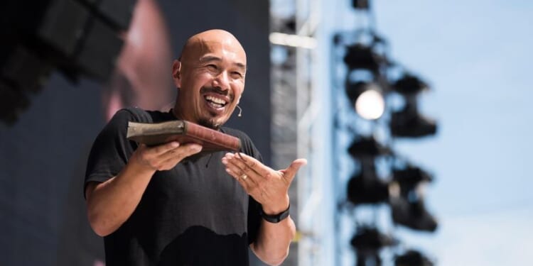 Francis Chan offers public apology for past endorsements of Mike Bickle, fallen ministry leaders