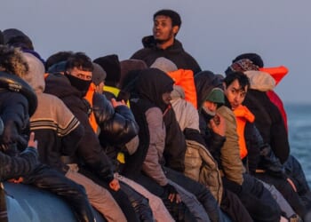 Fury as one in four settled migrants claim UK benefits | UK | News