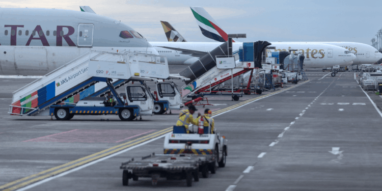 Government's chartered flight evacuating Britons from Middle East fails to take off