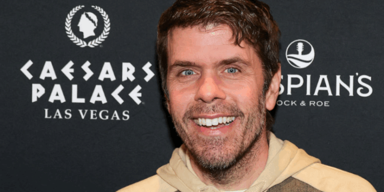 Homosexual celebrity Perez Hilton plans to return to Catholic Church following near-death illness