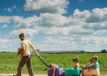 I’m One Of 11 Kids. Here’s Why The Internet Doesn’t Realize Big Families Are Great.