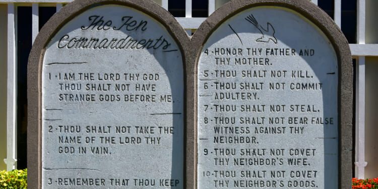 Judge blocks Arkansas school districts from displaying the Ten Commandments