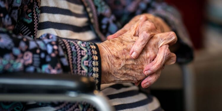 Labour slammed for 'delaying' as Social Care crisis worsens amid growi | Politics | News