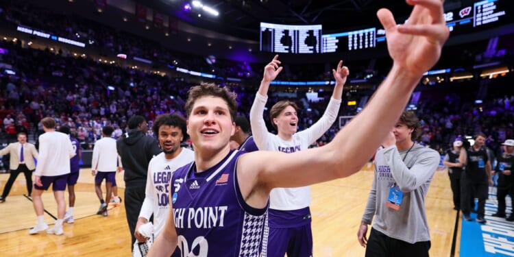 Lawmakers Share March Madness Brackets