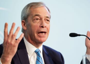 Livid Nigel Farage erupts at Keir Starmer over Iran- 'Frankly pathetic' | Politics | News