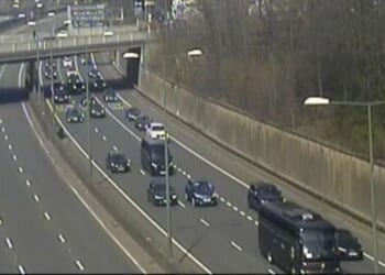 M1 traffic LIVE: Incident near Finchley, London sparks delays ahead of Arsenal vs Man City | UK | News