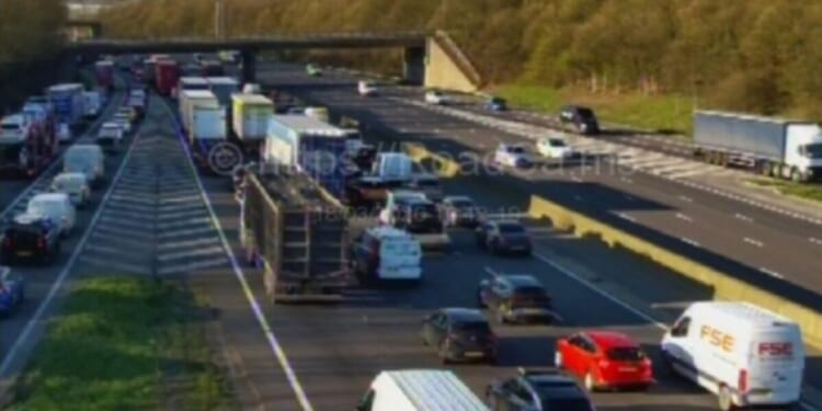 M1 traffic RECAP: Rush hour chaos after crash with 4 miles of queues | UK | News
