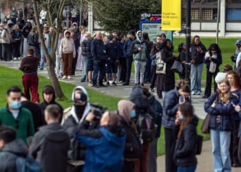Meningitis outbreak LIVE: Wes Streeting to issue urgent 'invasive disease' update | UK | News