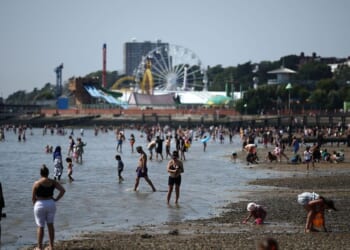 Met Office forecasts 22C scorcher as UK to be hotter than Barcelona | Weather | News