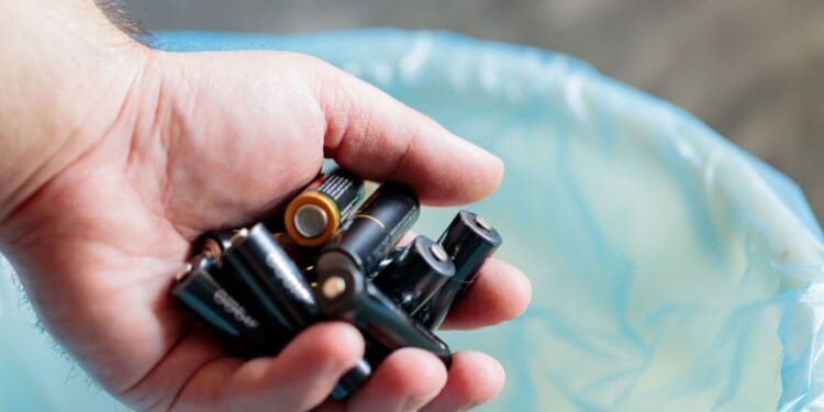 Mum fined astonishing £11,500 for throwing away batteries incorrectly | Personal Finance | Finance