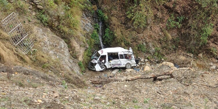 Nepal bus crash: Tragedy as seven die after bus plunges off mountain | World | News