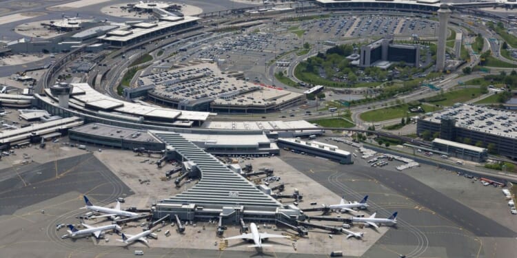 Newark Airport LIVE: New Jersey air hub 'grounds to a halt' after 'fire erupts' | World | News
