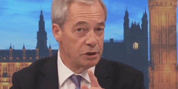 Nigel Farage loses it at Keir Starmer after urgent Iran update - 'coward!' | Politics | News