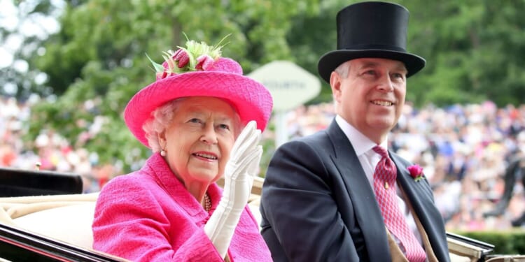 Queen Elizabeth 'did not believe Andrew behaved improperly' | Royal | News