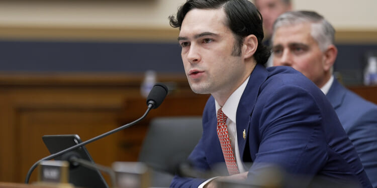 Rep. Brandon Gill warns against mass Muslim immigration, Sharia threat: 'Incredibly harmful'