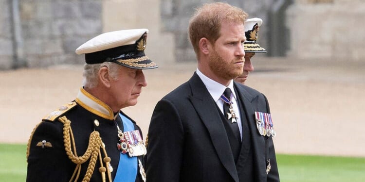Royal Family LIVE: Harry 'would love' official reunion with King | Royal | News