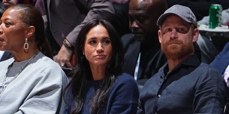 Royal Family LIVE: Prince Harry and Meghan 'avoided by neighbours' | Royal | News