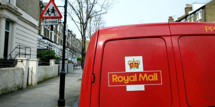 Royal Mail issues delivery warning to 62 UK postcodes this weekend | UK | News