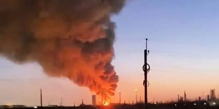 Russia economy meltdown for Putin as refinery goes up in flames | World | News