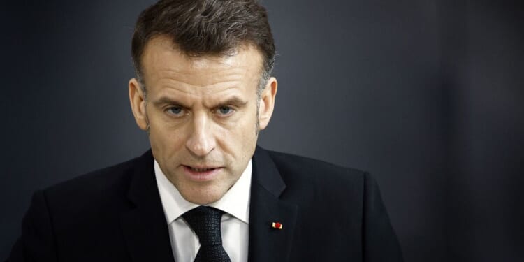 Starmer stays home as Macron flies to Cyprus to lead island's defence | UK | News