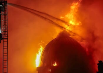 Travellers face commuter chaos after huge fire shuts station | UK | News