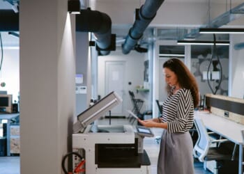 UK IT company crashes into administration - '30 years of experience' | UK | News