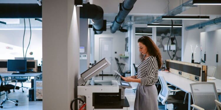 UK IT company crashes into administration - '30 years of experience' | UK | News