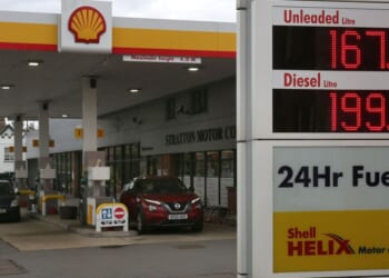 UK petrol and diesel drivers urged to avoid filling up from Friday | UK | News