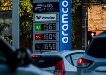UK petrol and diesel drivers urged to fill up before 10am on Thursday | UK | News