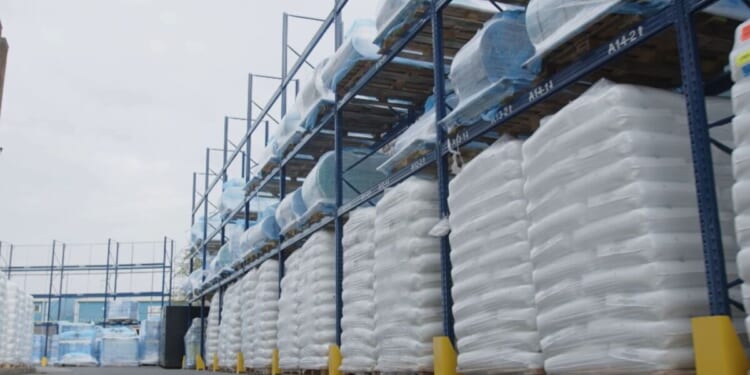 UK plastic bag maker crashes into administration | UK | News