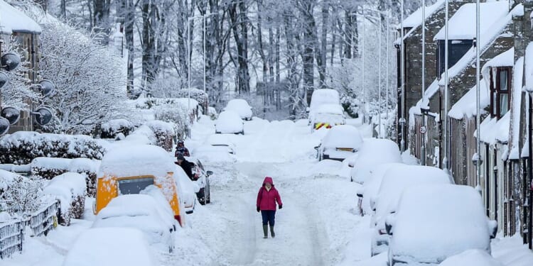 UK weather maps show 11 counties buried by snow in March - full list | Weather | News