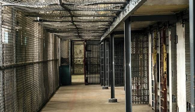 Vegas Sheriff Defies Judge, Keeps 35-Arrest Thug Locked Up – RedState