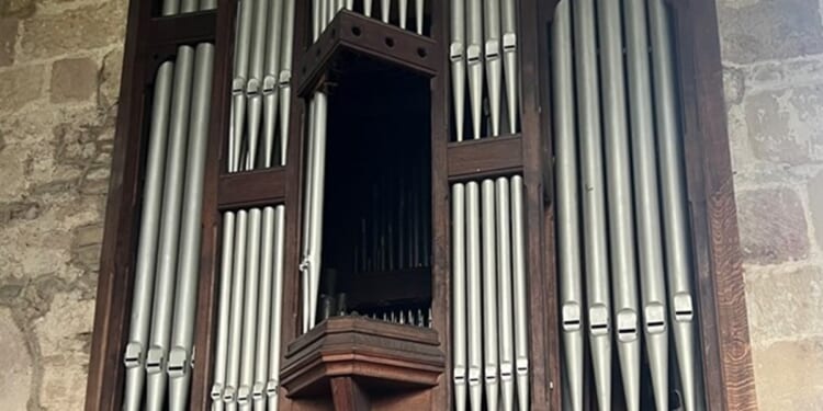 Alarm raised over fate of pipe organs in Britain